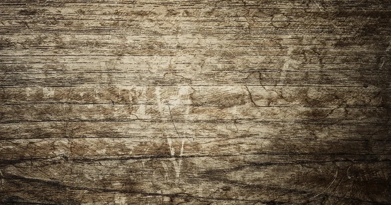 Décaper la peinture ou le vernis sans ruiner le bois
