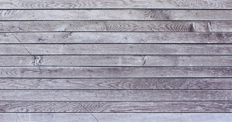 Encoller le mur : le geste qui change tout
